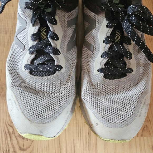 New Balance Women's Fresh Foam Arishi Trail V1 Trail Running Shoe - Picture 2 of 9